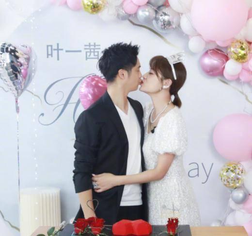 职场成长是不是一定会经历情绪崩溃呢？游戏画面